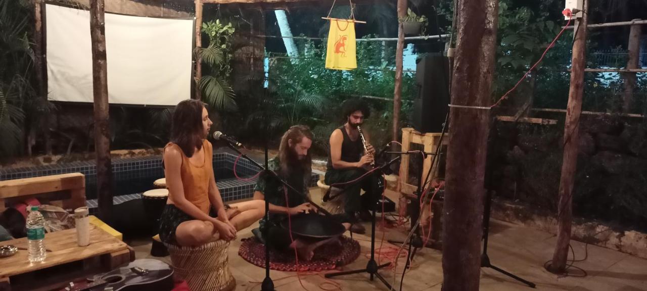 Red Monkeys Hostel Arambol Ngoại thất bức ảnh