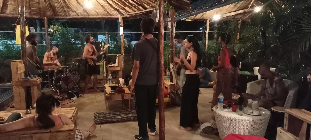 Red Monkeys Hostel Arambol Ngoại thất bức ảnh