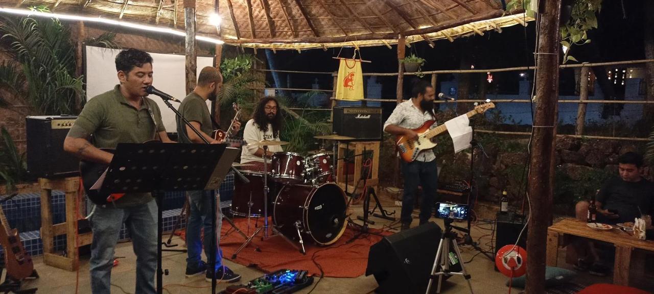 Red Monkeys Hostel Arambol Ngoại thất bức ảnh